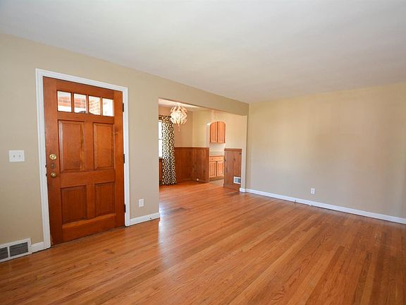 2nd image of 275 Forestwood Dr