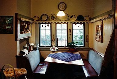 Kitchen dining area