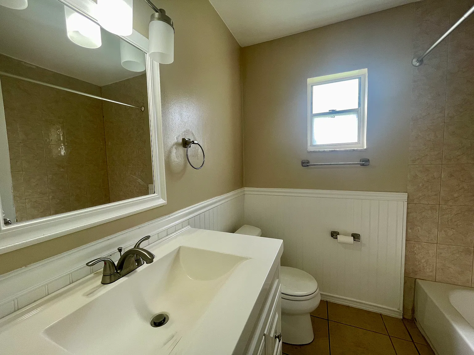 2 bed, $2,000 — Photo 4