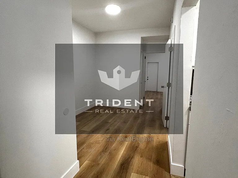 1030 Jefferson Ave #5 — Photo 4