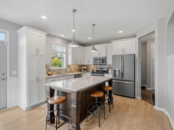 16413 Envoy Way, Lakeville, MN 55044