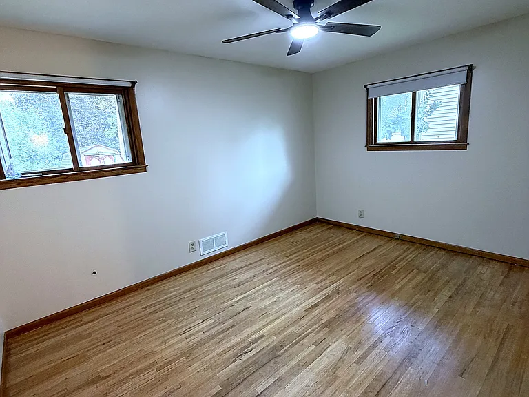 8535 Inman Ave S — Photo 10