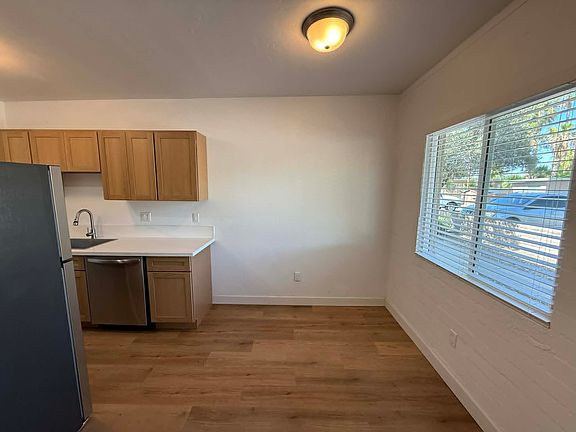 5th image of 1518 E Hedrick Dr #0f79ed96e