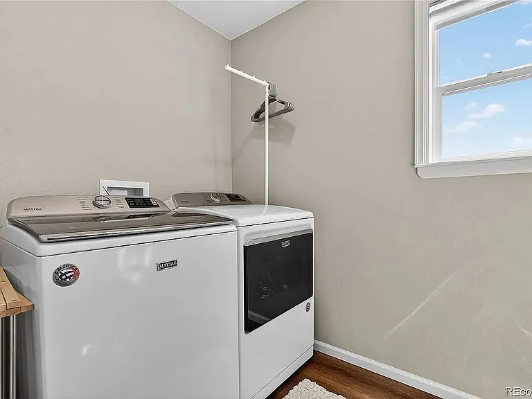 949 N Undergrove Way — Photo 25