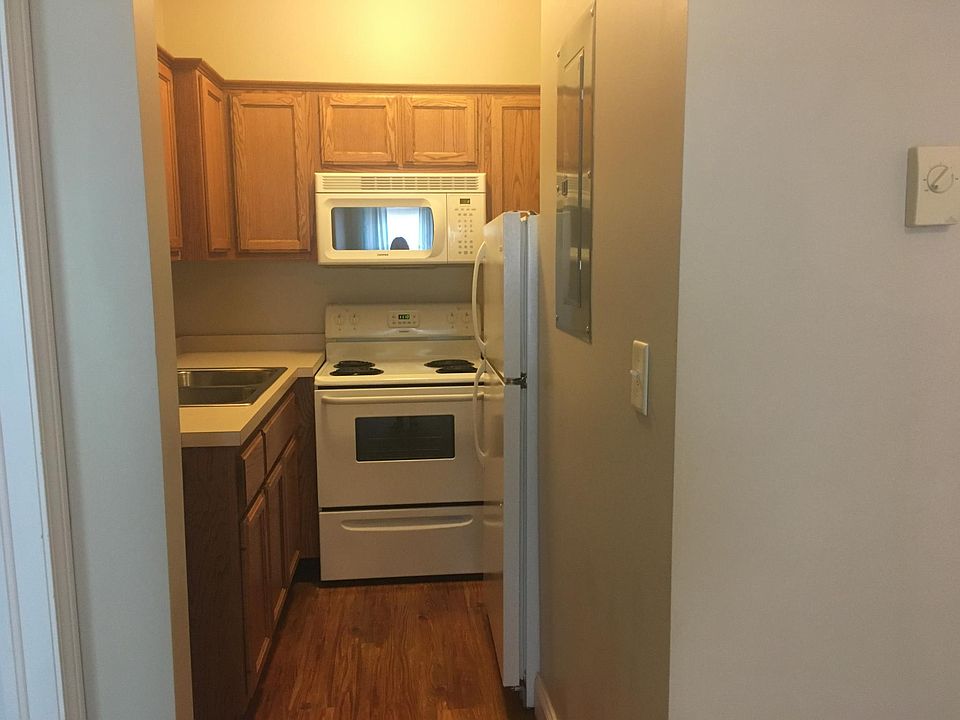 1st image of 116 S Broadway St