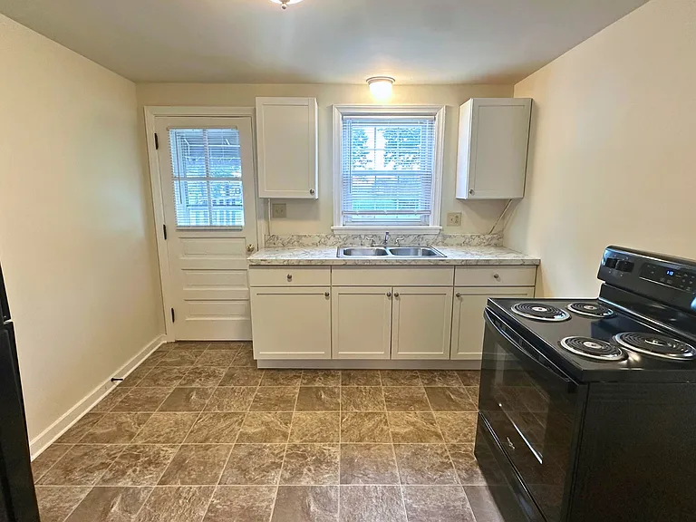 1331 Lititz Rd — Photo 7