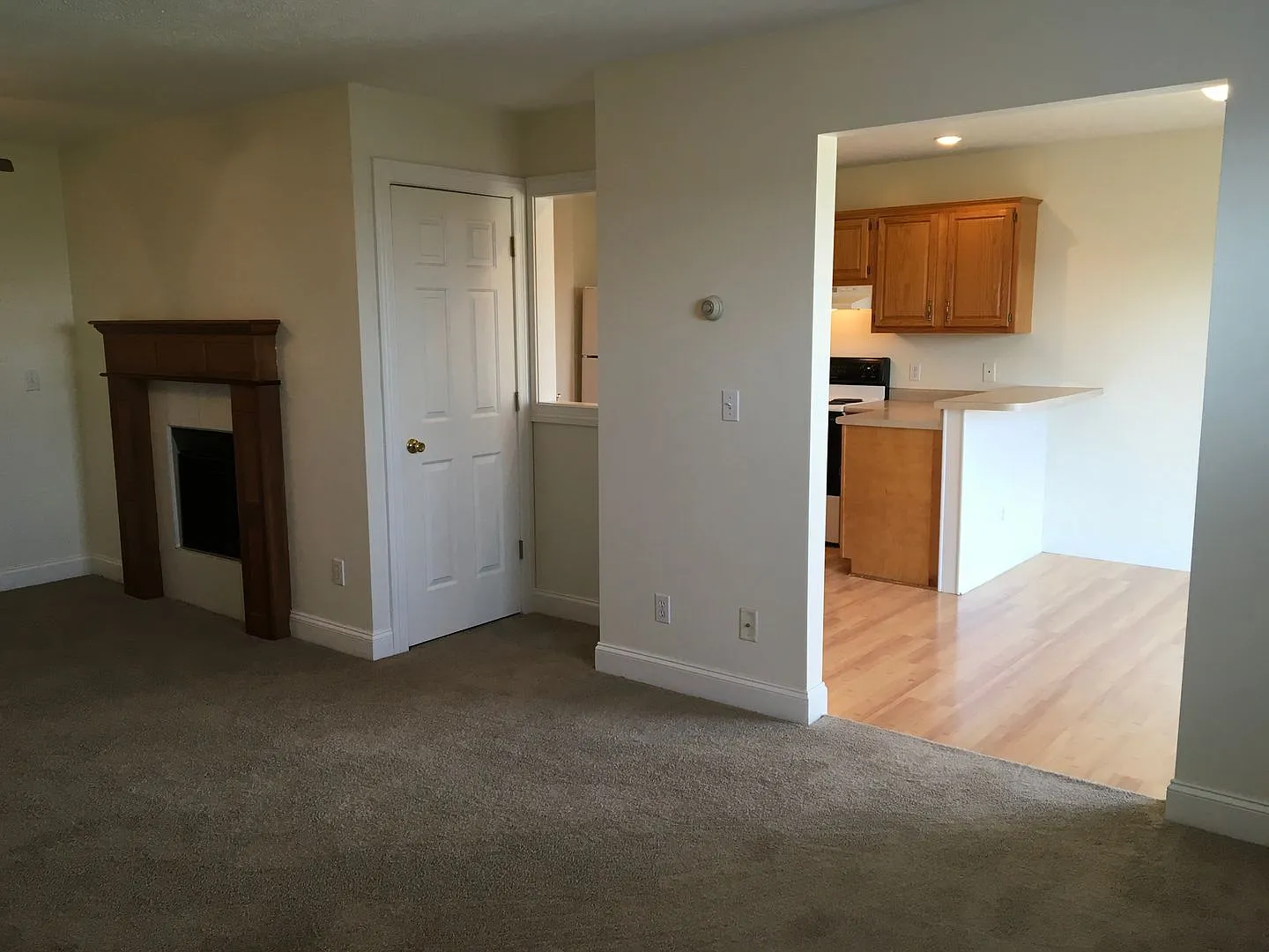 Messler Family Laurel Creek Apts, 2295 Shamrock — Photo 3