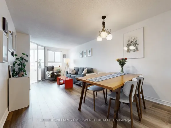 4 Park Vis Unit 1403, Toronto, ON M4B 3M8