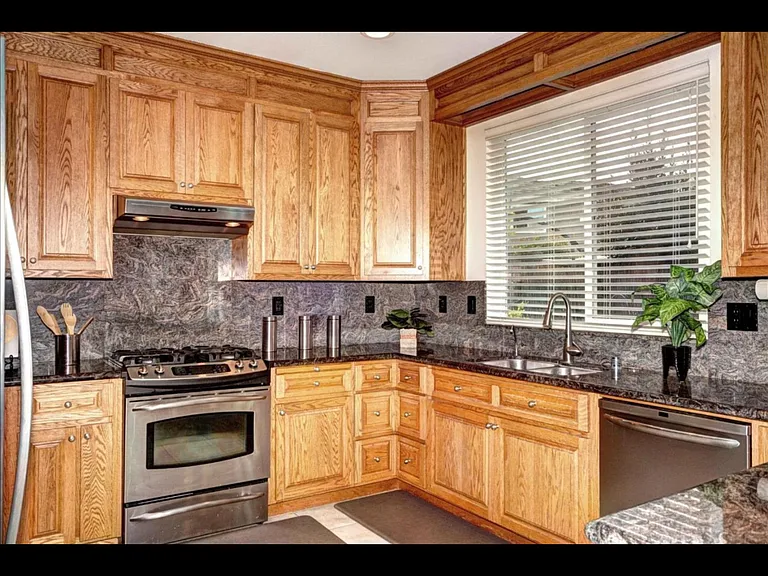 8751 Arbor St — Photo 7