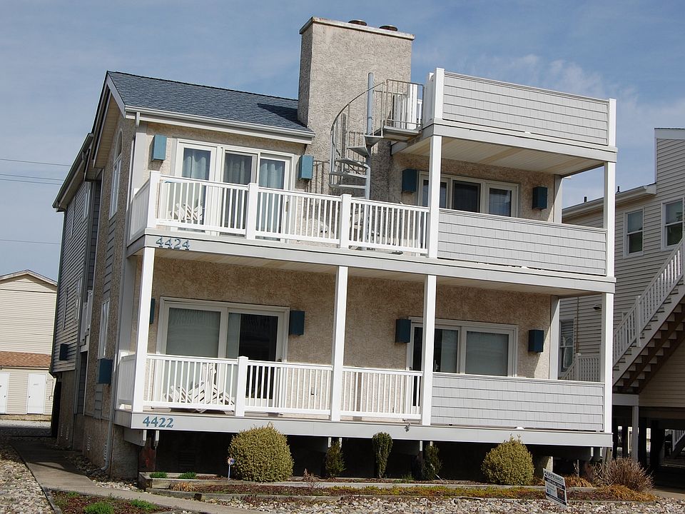 1st image of 4424 Asbury Ave #2