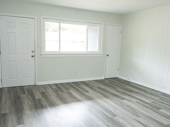 3rd image of 1113 Sheridan Ave #B
