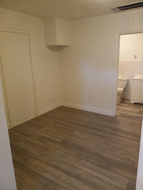 1st image of 3101 N Lincoln Ave #1