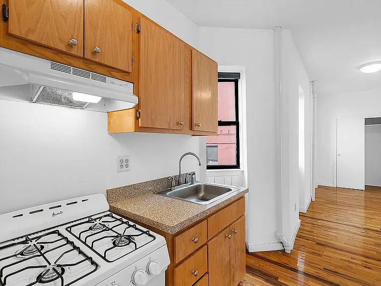 242 Mulberry St #8 — Photo 7