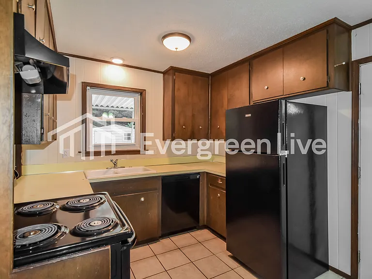 6442 Pinebrook Dr — Photo 4