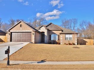 2106 Quinlan Ave, Lowell, AR 72745