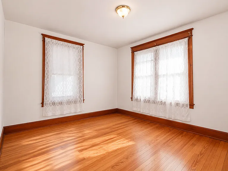 145 W Brookdale St — Photo 13