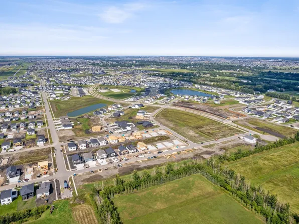 985 61st Ave W, West Fargo, ND 58078