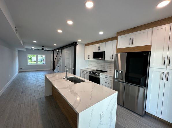 263 Sailfish Dr E