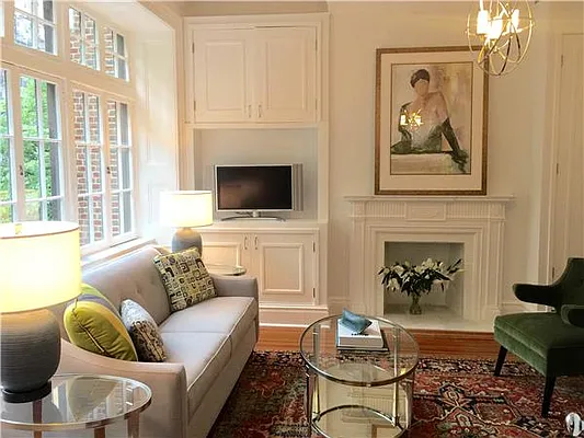 Rented by Elika Associates II, LLC | media 16