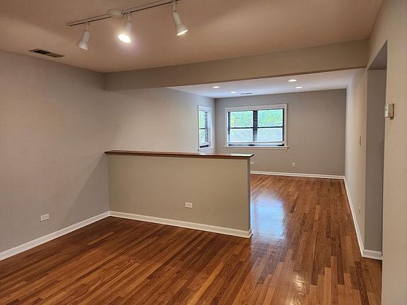 3rd image of 1902 W Birchwood Ave APT 3B