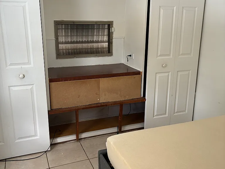 802 SW 1st Ct — Photo 9