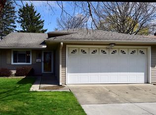 8275 Mentorwood Dr, Mentor, OH 44060