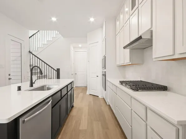 329 Fields Ln, Montgomery, TX 77316