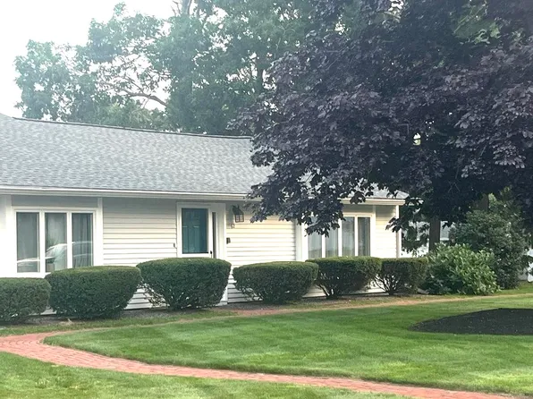 174 Lowell Rd #Q62, Mashpee, MA 02649
