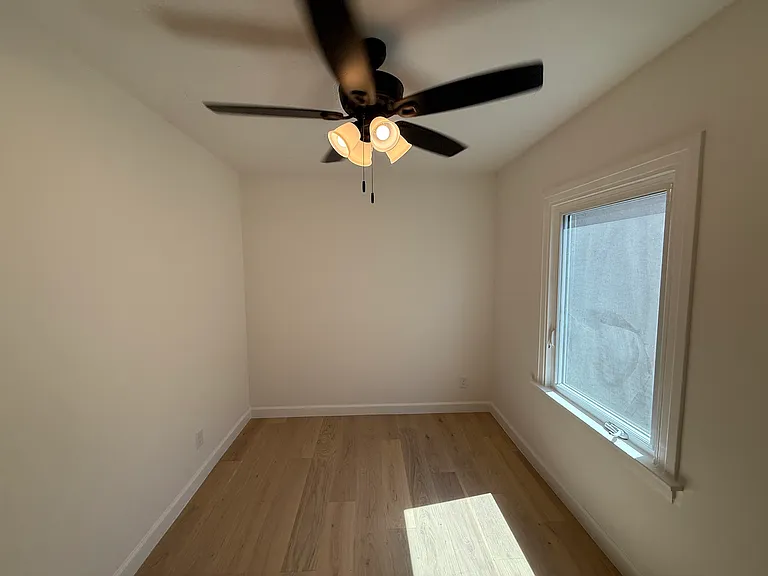 Middle Bedroom - West Facing Window
