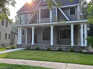 33 Oak Ridge Blvd, Saratoga Springs, NY 12866