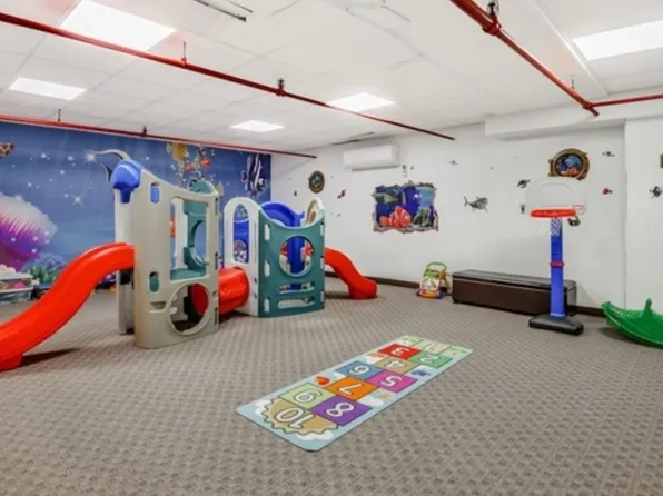 301 East 87th Street 17D image 3 of 7
