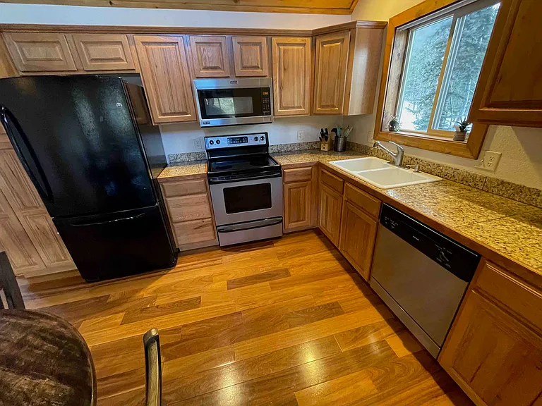 511 N Aspen St — Photo 9