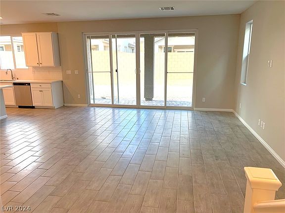 5th image of 1026 Miller Forest Ave