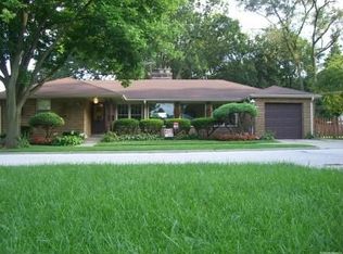 100 S Albert St, Mount Prospect, IL 60056