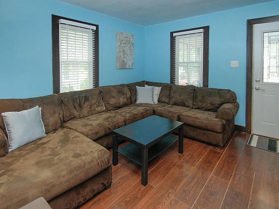 2nd image of 427 Pierce Ave