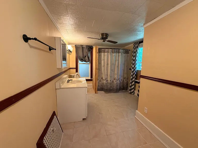 311 Hansen Ave — Photo 5