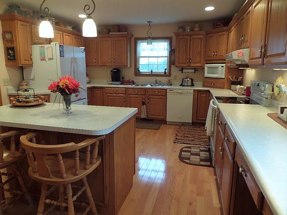 2nd image of 1090 Township Road 1906