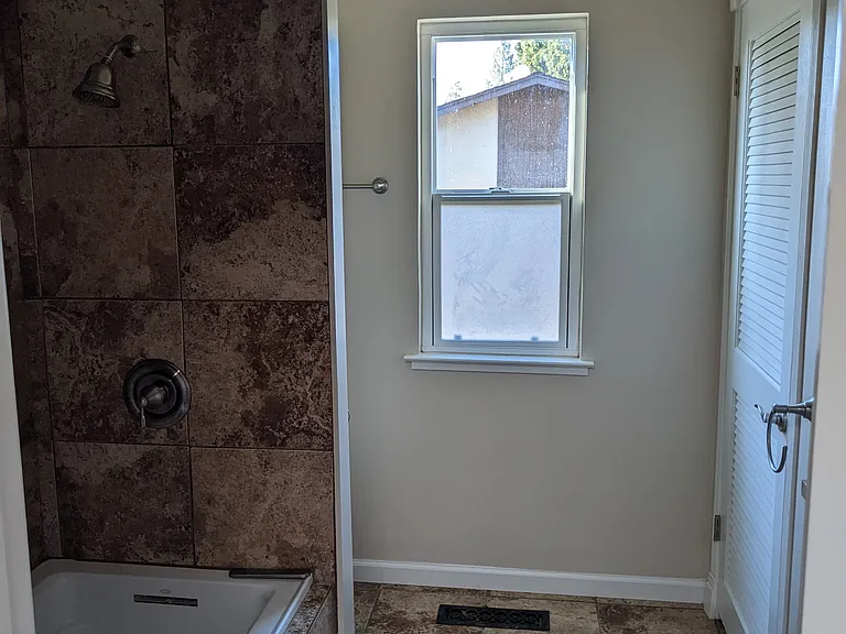 838 Pollard Rd — Photo 16
