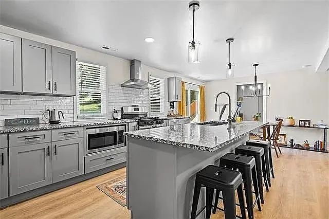 1407 NE 62nd St — Photo 11