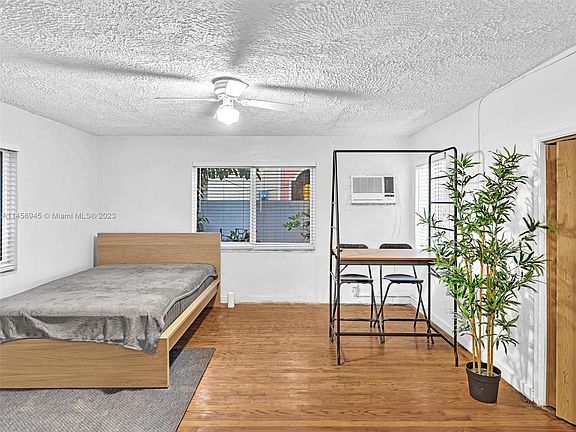 2nd image of 1101 NE 14th Ave #3
