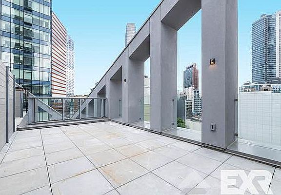 4th image of 42-22 27th St #1017