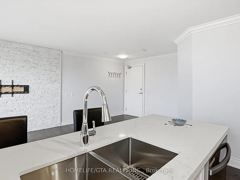 1720 Eglinton Ave E #821 — Photo 18
