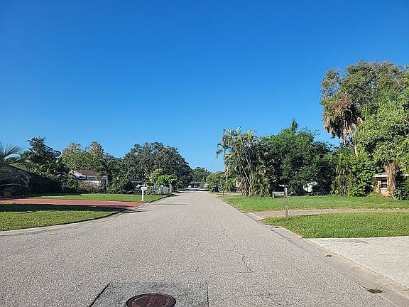4th image of 3601 Schwalbe Dr