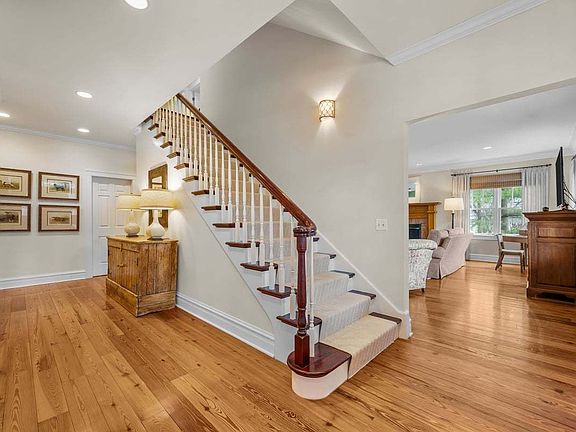 2nd image of 1190 W Old Mill Rd