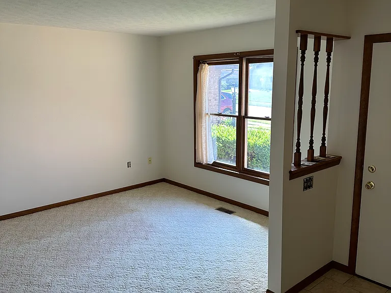 548 Flanders Ave — Photo 8