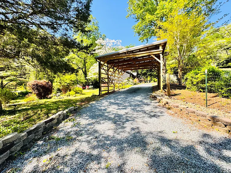 35 Wilcox Rd — Photo 8