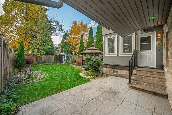 71 Paisley Ave N #MAIN 2ND — Photo 32
