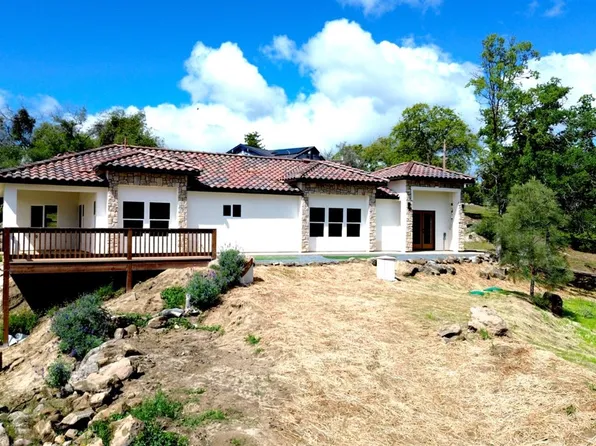 30748 Titan Dr, Coarsegold, CA 93614