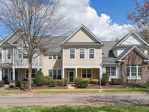 5th image of 616 Democracy St