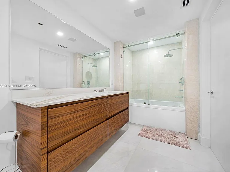200 Biscayne Boulevard Way #1406 — Photo 22